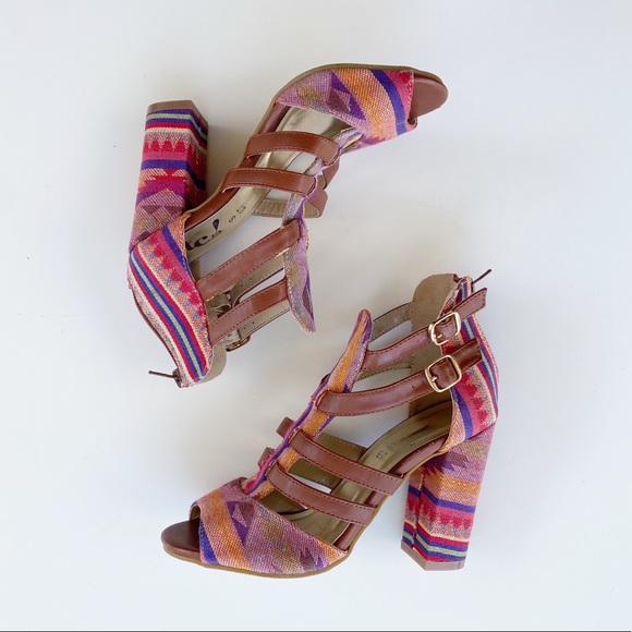 Etcetera Bohemian Pattern Heels - Picture 2 of 7